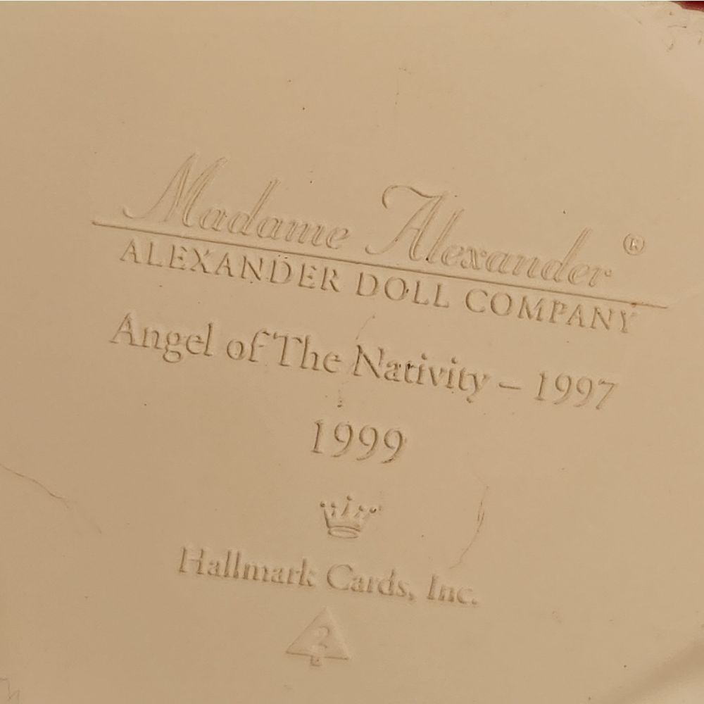 Hallmark 1999 Angel of the Nativity Madame Alexander Christmas Ornament - Picture 3 of 3